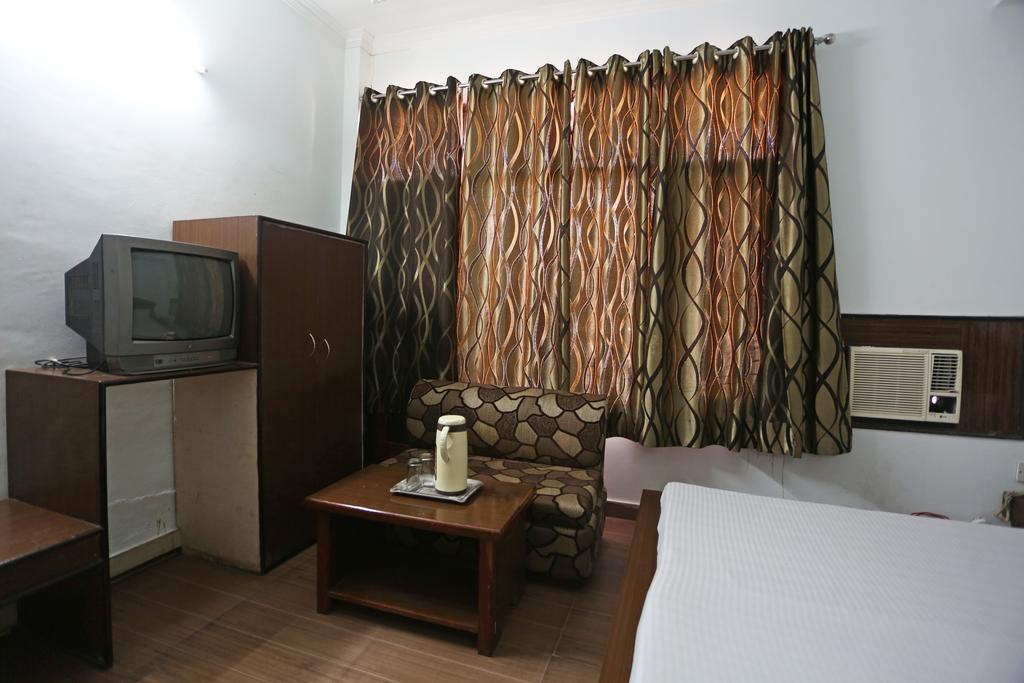 Hotel Katra Residency Quarto foto