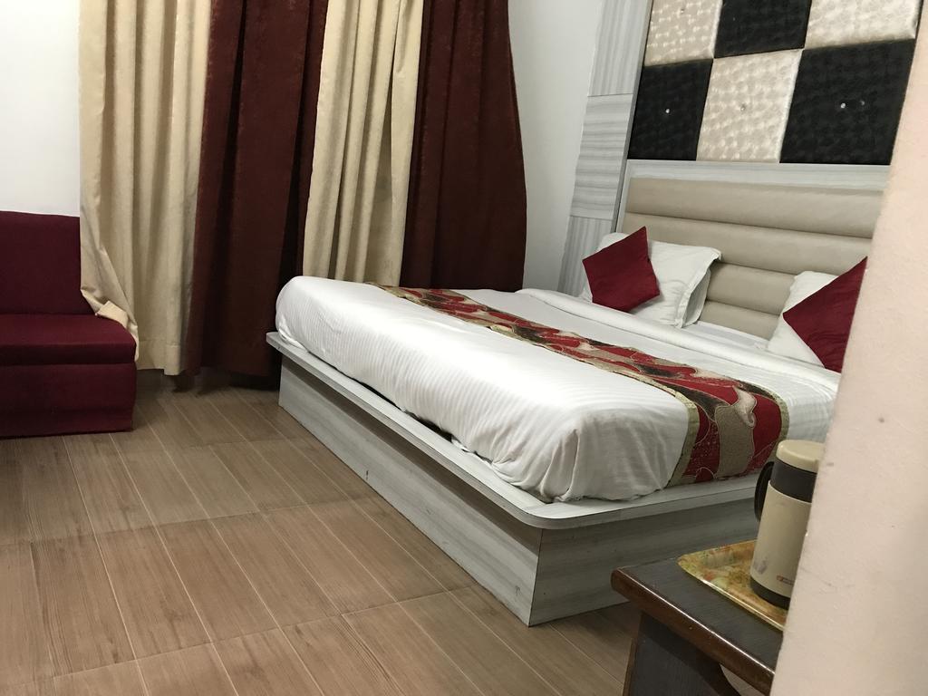 Hotel Katra Residency Quarto foto